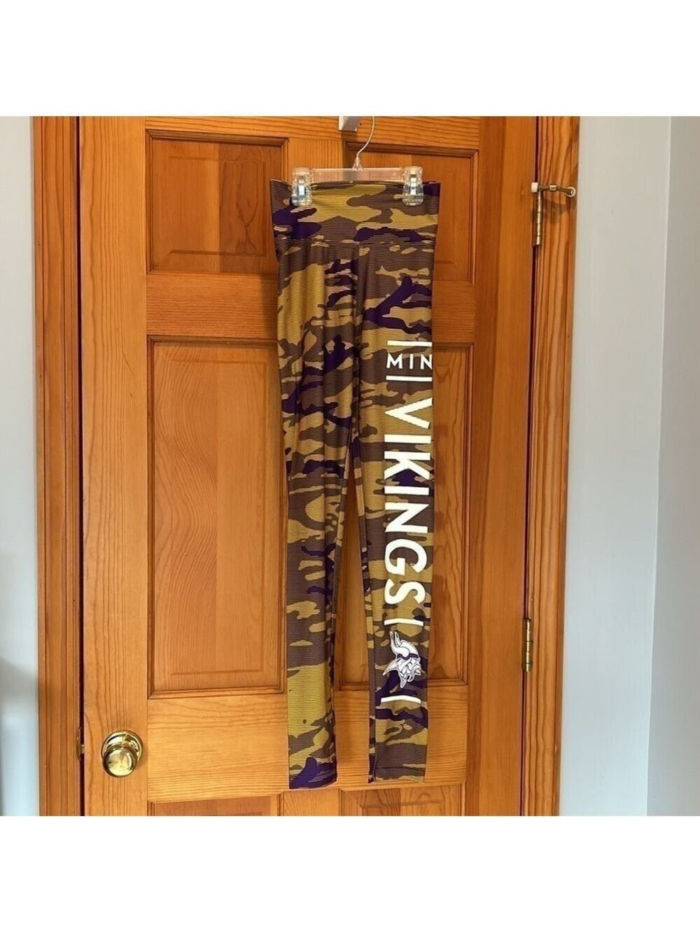 NFL Women's Minnesota Vikings Marled Camo Lines Leggings XS - Picture 3 of 7